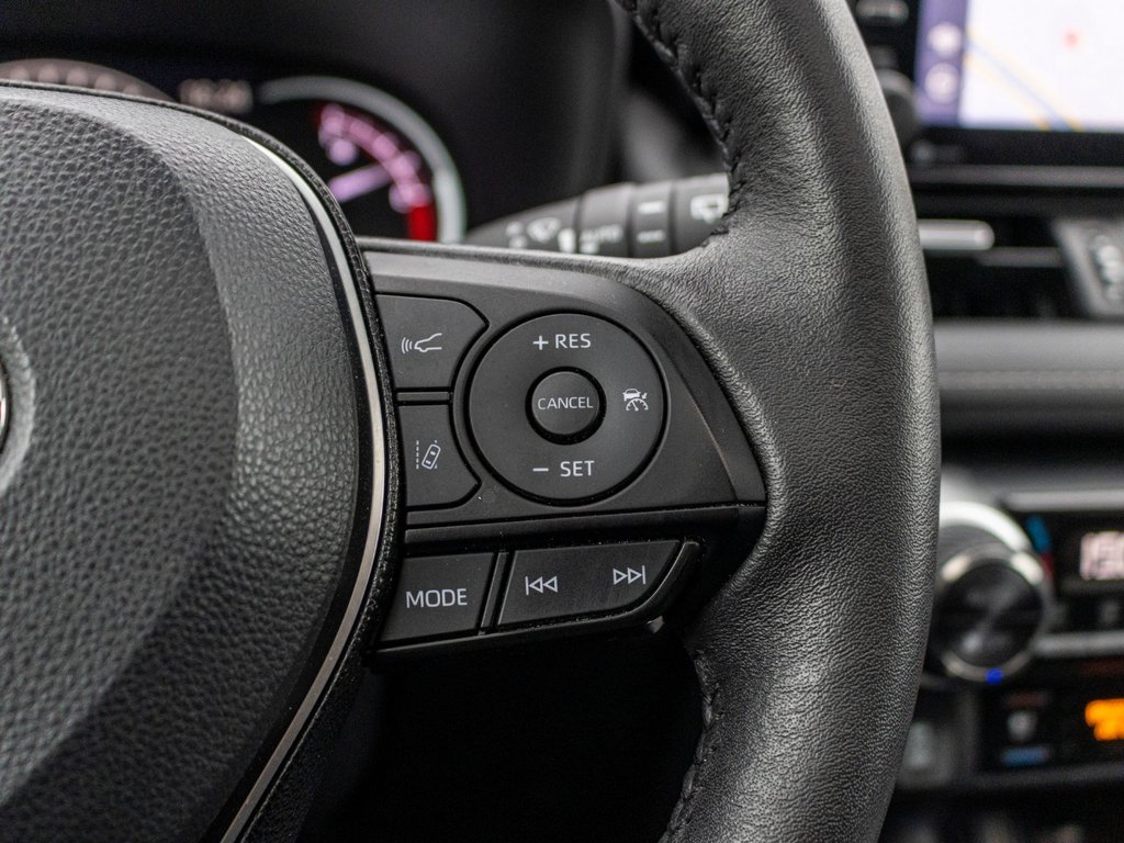 Toyota RAV4 Limited 2021 à Charlemagne, Québec - 12 - w1024h768px