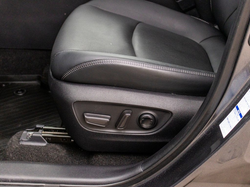 Toyota RAV4 Limited 2021 à Charlemagne, Québec - 28 - w1024h768px