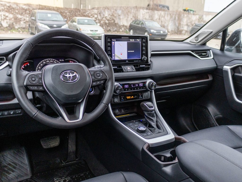 Toyota RAV4 Limited 2021 à Charlemagne, Québec - 7 - w1024h768px