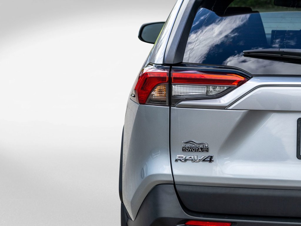 2021 Toyota RAV4 XLE AWD **JAMAIS ACCIDENTÉ+TOIT+CARPLAY+MAG** in Saint-Jérôme, Quebec - 33 - w1024h768px