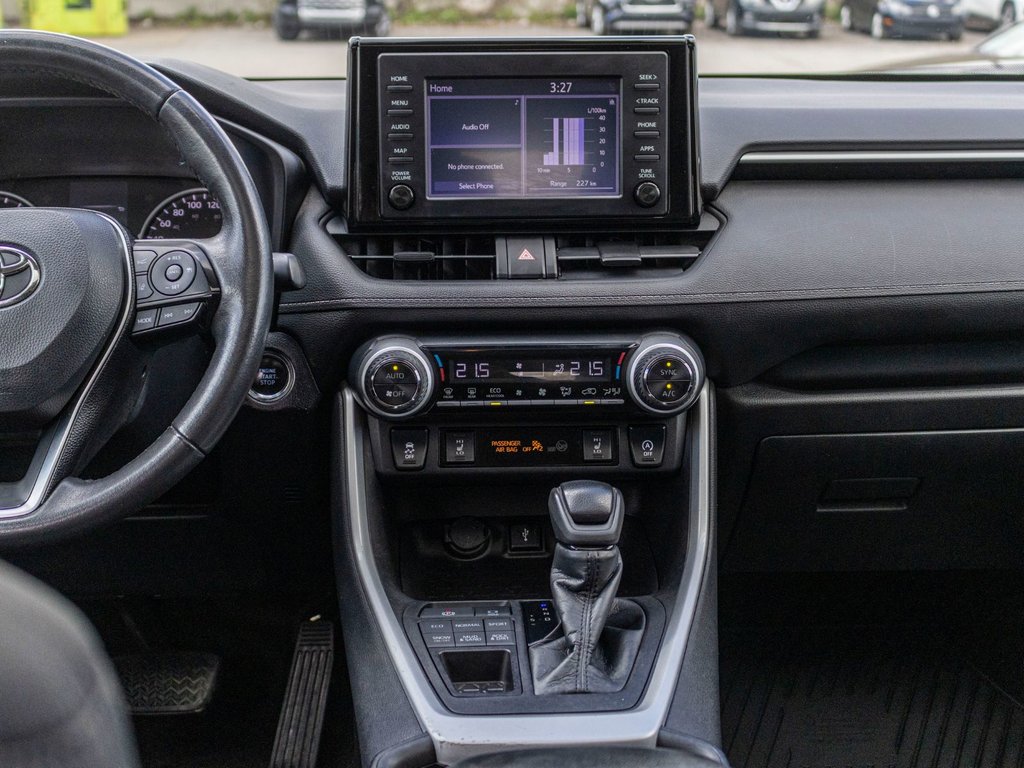 2021 Toyota RAV4 XLE AWD **JAMAIS ACCIDENTÉ+TOIT+CARPLAY+MAG** in Saint-Jérôme, Quebec - 9 - w1024h768px
