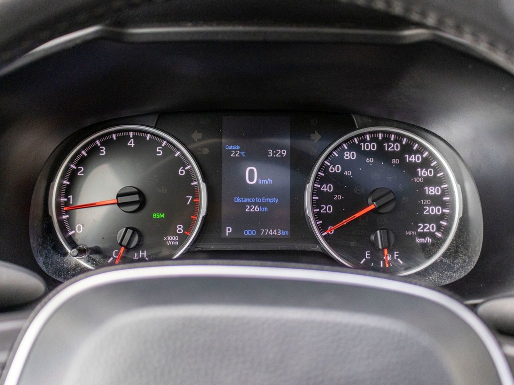 2021 Toyota RAV4 XLE AWD **JAMAIS ACCIDENTÉ+TOIT+CARPLAY+MAG** in Saint-Jérôme, Quebec - 18 - w1024h768px