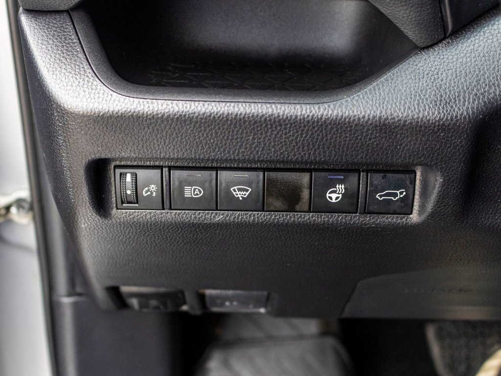2021 Toyota RAV4 XLE AWD **JAMAIS ACCIDENTÉ+TOIT+CARPLAY+MAG** in Saint-Jérôme, Quebec - 22 - w1024h768px