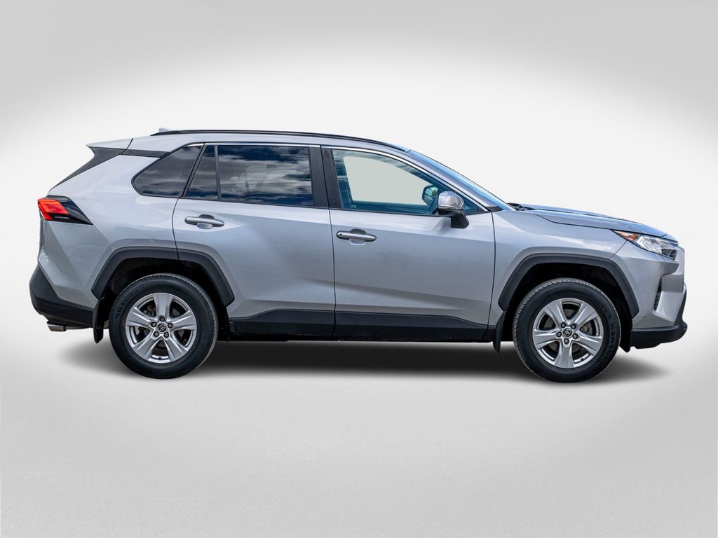 2021 Toyota RAV4 XLE AWD **JAMAIS ACCIDENTÉ+TOIT+CARPLAY+MAG** in Saint-Jérôme, Quebec - 6 - w1024h768px