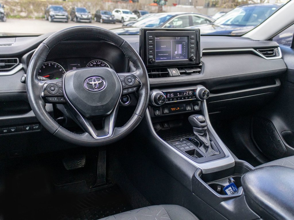 2021 Toyota RAV4 XLE AWD **JAMAIS ACCIDENTÉ+TOIT+CARPLAY+MAG** in Saint-Jérôme, Quebec - 7 - w1024h768px