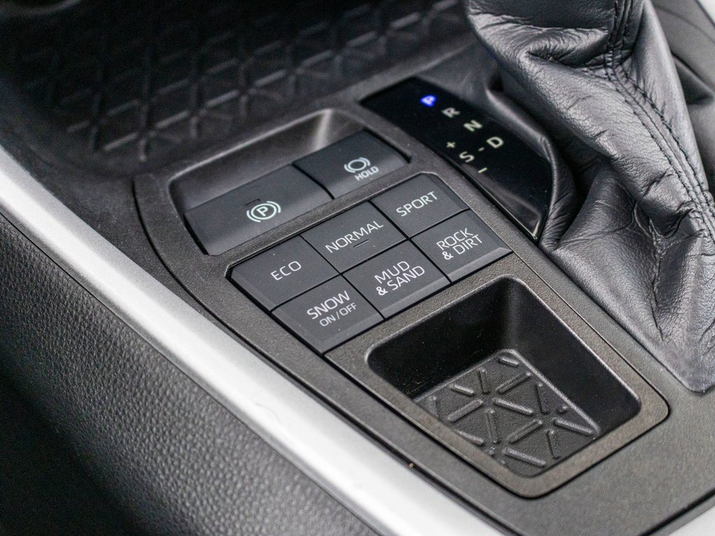 2021 Toyota RAV4 XLE AWD **JAMAIS ACCIDENTÉ+TOIT+CARPLAY+MAG** in Saint-Jérôme, Quebec - 16 - w1024h768px