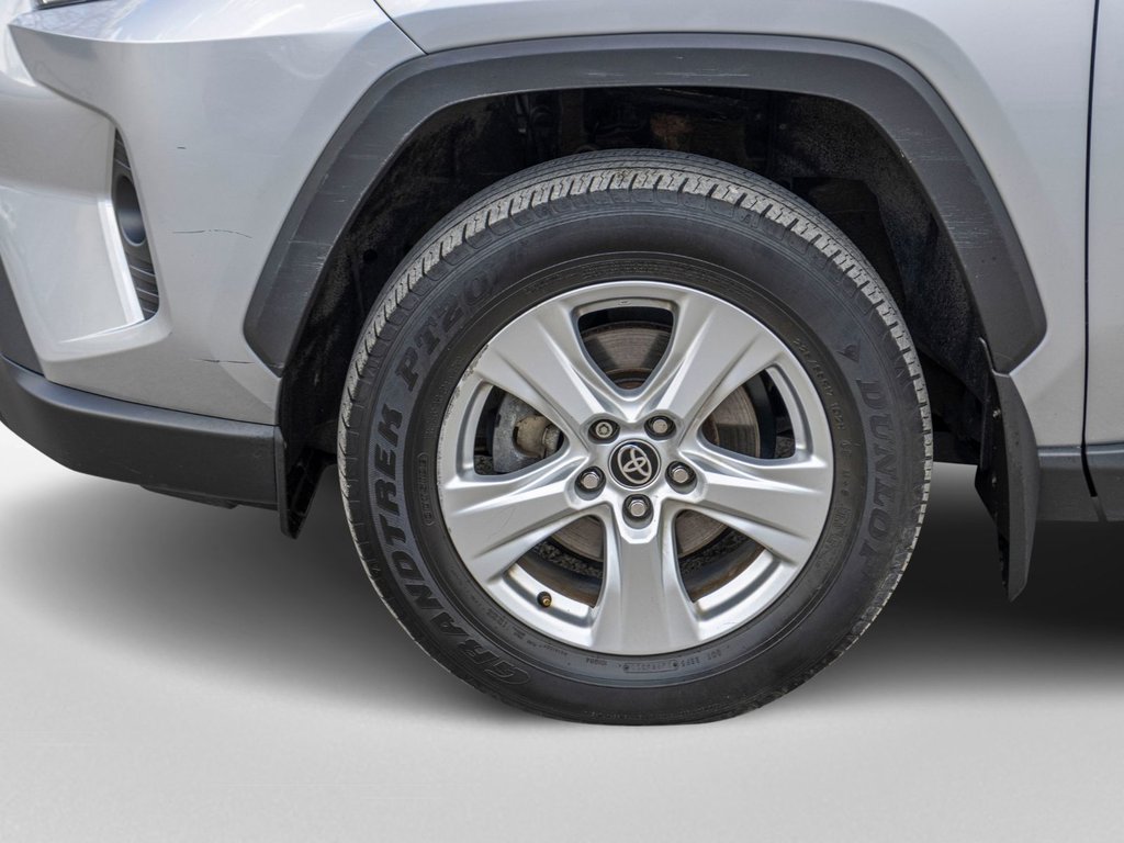 2021 Toyota RAV4 XLE AWD **JAMAIS ACCIDENTÉ+TOIT+CARPLAY+MAG** in Saint-Jérôme, Quebec - 37 - w1024h768px
