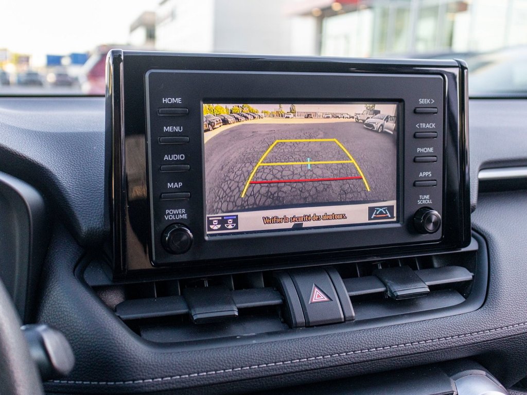 2021 Toyota RAV4 LE AWD **JAMAIS ACCIDENTÉ+CARPLAY+CAMÉRA** in Charlemagne, Quebec - 18 - w1024h768px