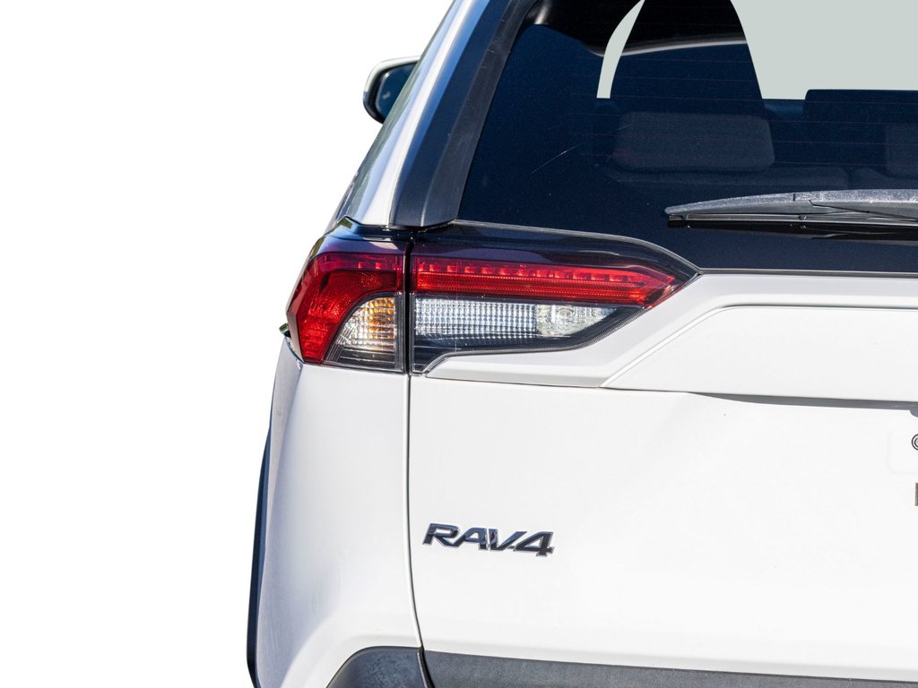 2021 Toyota RAV4 LE AWD **JAMAIS ACCIDENTÉ+CARPLAY+CAMÉRA** in Charlemagne, Quebec - 30 - w1024h768px