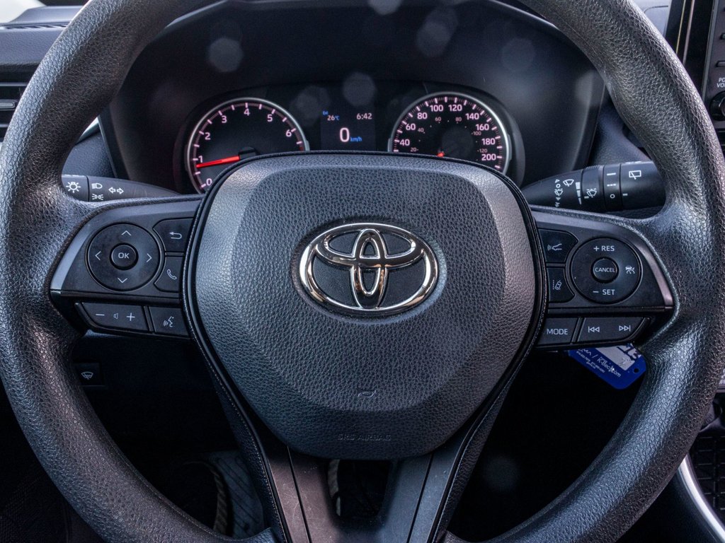 2021 Toyota RAV4 LE AWD **JAMAIS ACCIDENTÉ+CARPLAY+CAMÉRA** in Charlemagne, Quebec - 11 - w1024h768px