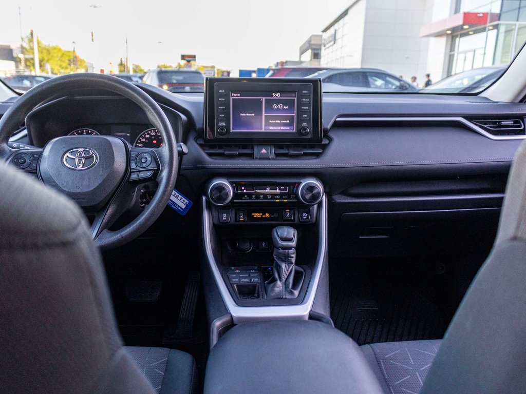 2021 Toyota RAV4 LE AWD **JAMAIS ACCIDENTÉ+CARPLAY+CAMÉRA** in Charlemagne, Quebec - 9 - w1024h768px