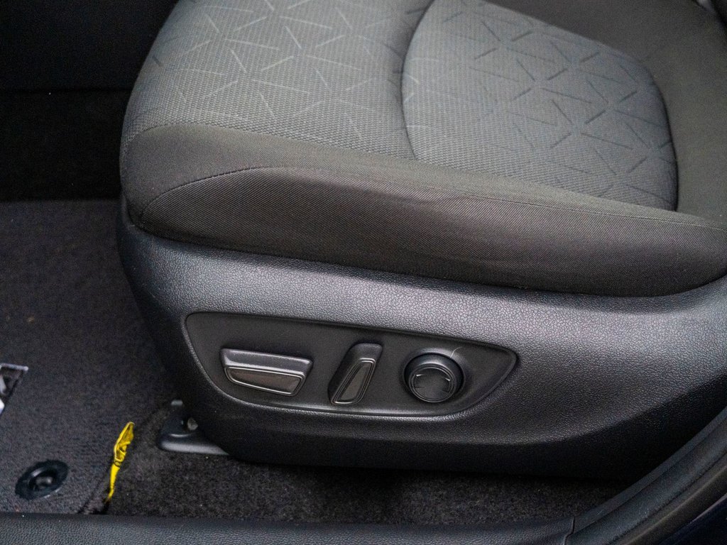 Toyota RAV4 XLE AWD **SIÈGES AVANT CHAUFFANTS + TOIT OUVRANT 2021 à Saint-Jérôme, Québec - 19 - w1024h768px