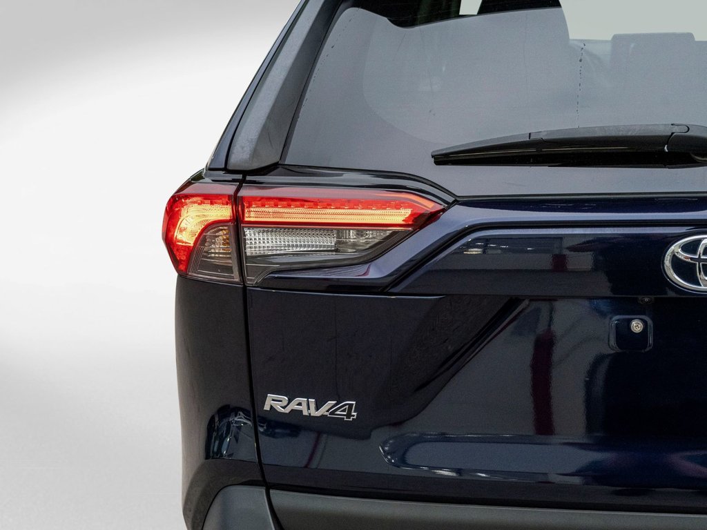 Toyota RAV4 XLE AWD **SIÈGES AVANT CHAUFFANTS + TOIT OUVRANT 2021 à Saint-Jérôme, Québec - 24 - w1024h768px