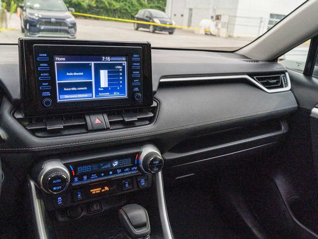 Toyota RAV4 XLE AWD **SIÈGES AVANT CHAUFFANTS + TOIT OUVRANT 2021 à Saint-Jérôme, Québec - 11 - w1024h768px