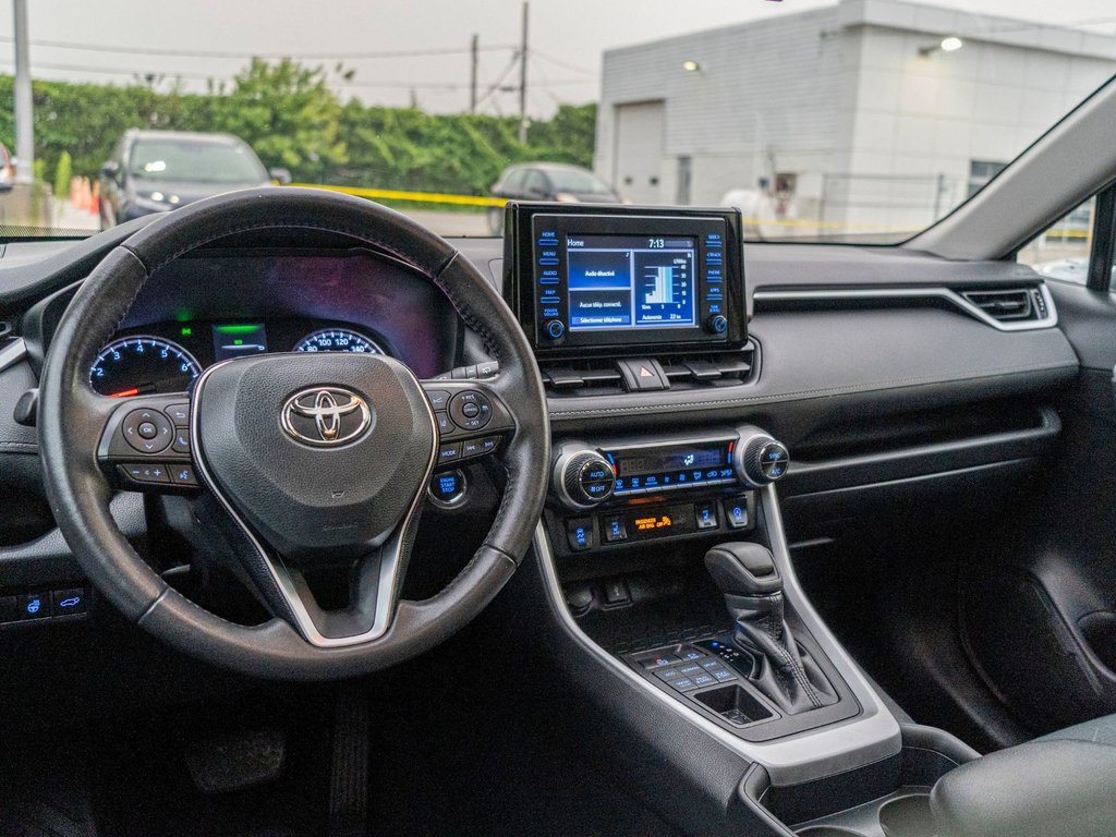 Toyota RAV4 XLE AWD **SIÈGES AVANT CHAUFFANTS + TOIT OUVRANT 2021 à Saint-Jérôme, Québec - 6 - w1024h768px