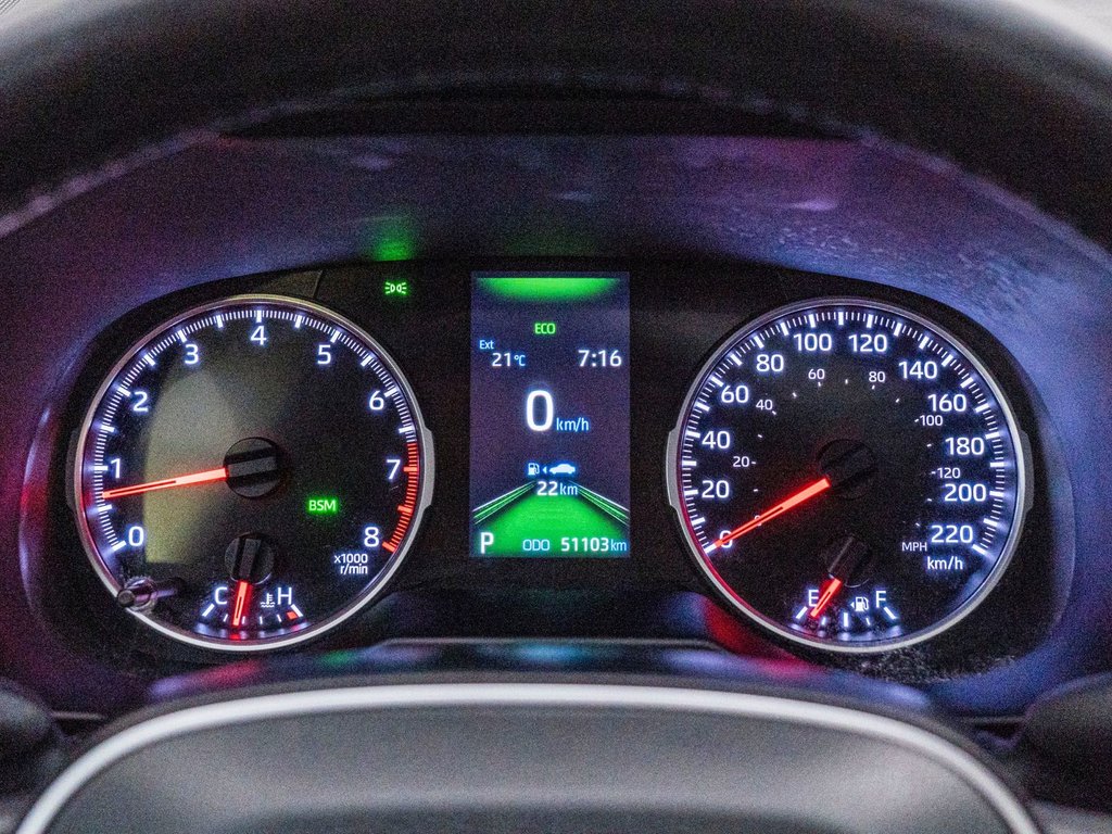 Toyota RAV4 XLE AWD **SIÈGES AVANT CHAUFFANTS + TOIT OUVRANT 2021 à Saint-Jérôme, Québec - 15 - w1024h768px