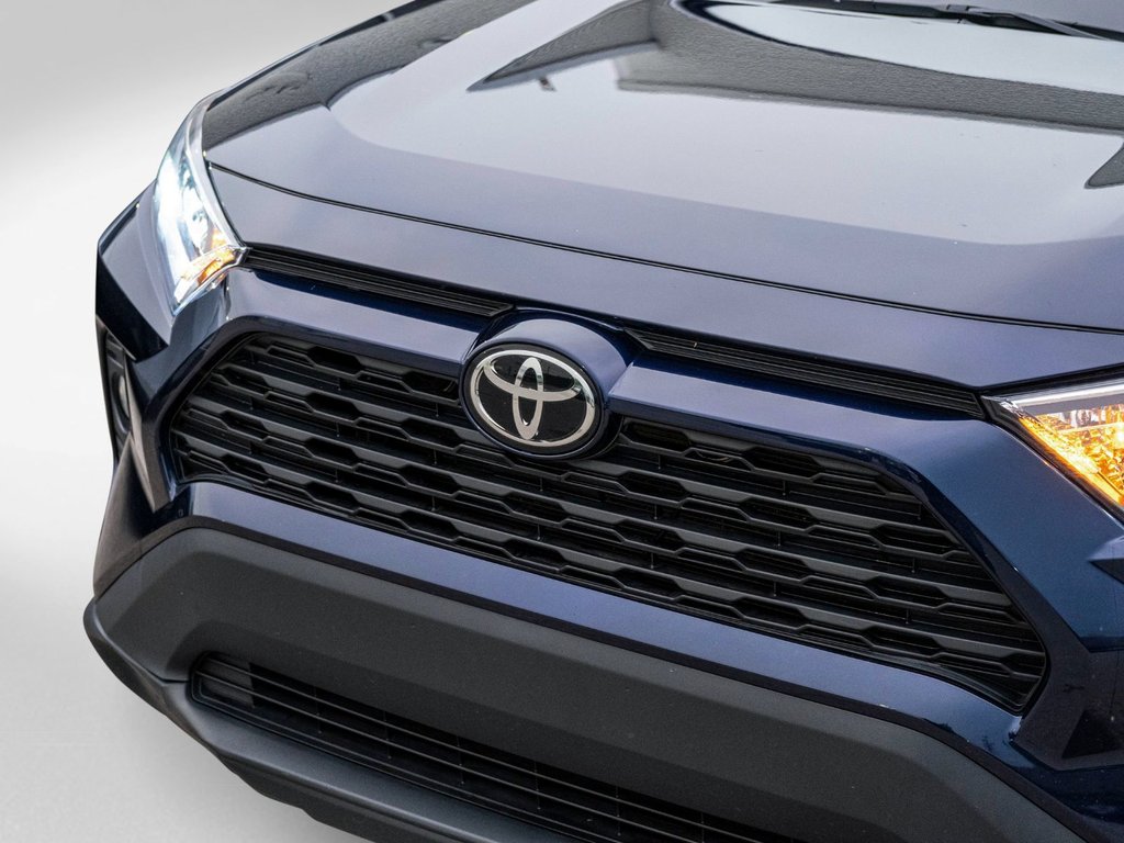 Toyota RAV4 XLE AWD **SIÈGES AVANT CHAUFFANTS + TOIT OUVRANT 2021 à Saint-Jérôme, Québec - 28 - w1024h768px