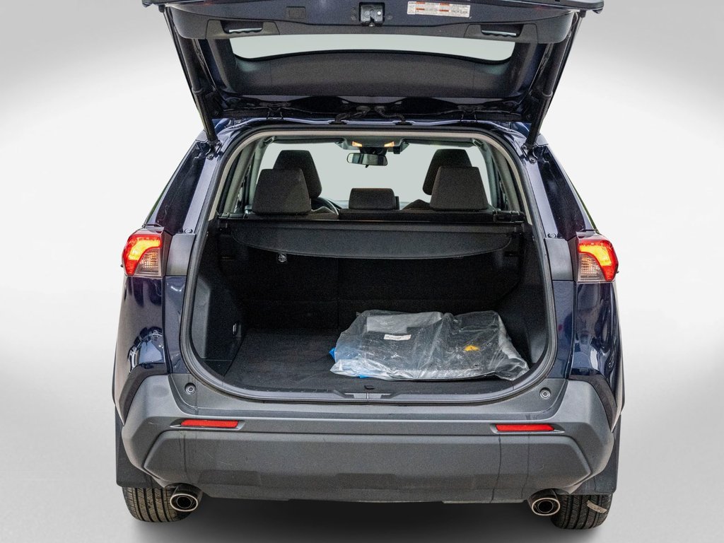 Toyota RAV4 XLE AWD **SIÈGES AVANT CHAUFFANTS + TOIT OUVRANT 2021 à Saint-Jérôme, Québec - 23 - w1024h768px
