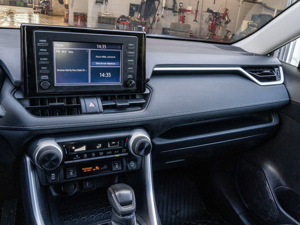 2021 Toyota RAV4 LE AWD **JAMAIS ACCIDENTÉ+CARPLAY+CAMÉRA** in Saint-Jérôme, Quebec - 17 - w1024h768px
