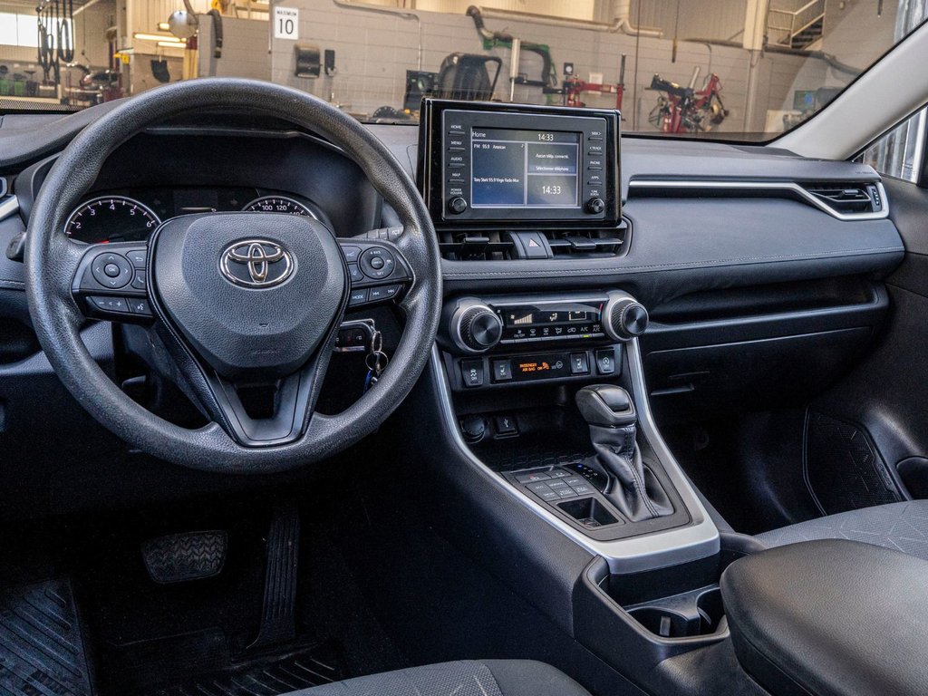 2021 Toyota RAV4 LE AWD **JAMAIS ACCIDENTÉ+CARPLAY+CAMÉRA** in Saint-Jérôme, Quebec - 7 - w1024h768px