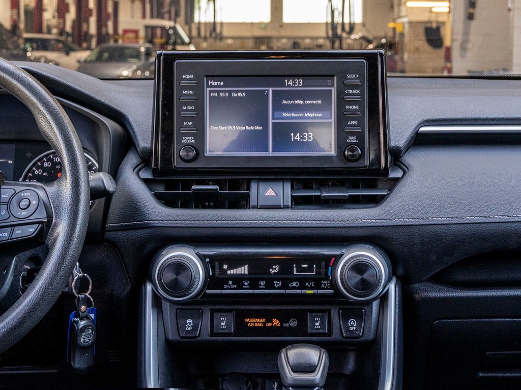 2021 Toyota RAV4 LE AWD **JAMAIS ACCIDENTÉ+CARPLAY+CAMÉRA** in Saint-Jérôme, Quebec - 9 - w1024h768px
