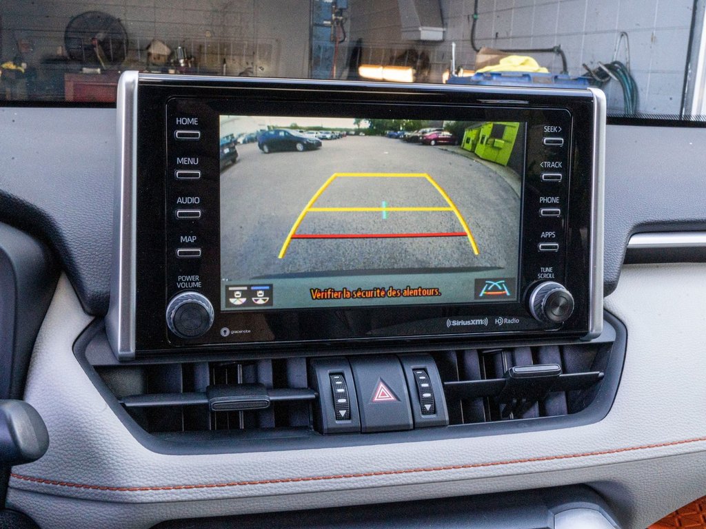 Toyota RAV4 TRAIL **AUCUN CARFAX**TOIT+CUIR+19PO+CARPLAY** 2021 à Charlemagne, Québec - 14 - w1024h768px