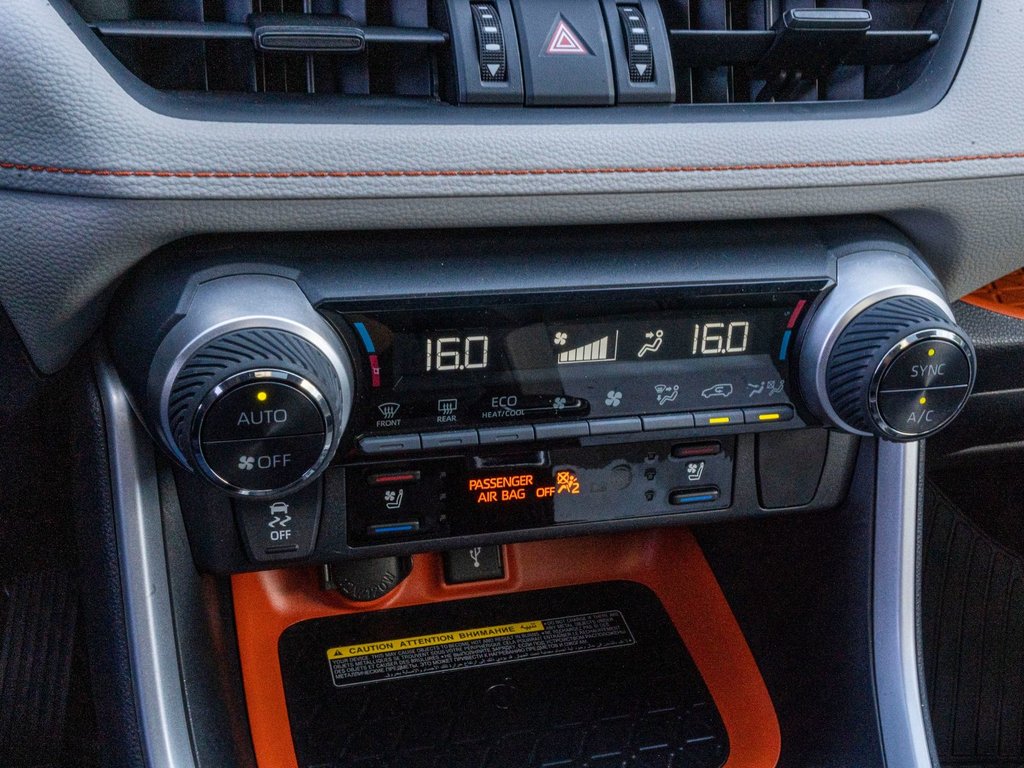 Toyota RAV4 TRAIL **AUCUN CARFAX**TOIT+CUIR+19PO+CARPLAY** 2021 à Charlemagne, Québec - 13 - w1024h768px