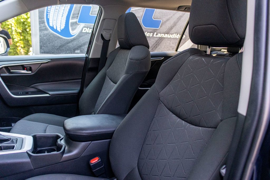 2022 Toyota RAV4 XLE **JAMAIS ACCIDENTÉ+CARPLAY+CAMÉRA+MAG** in Charlemagne, Quebec - 24 - w1024h768px