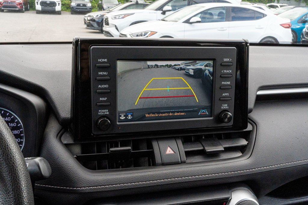 2022 Toyota RAV4 LE AWD **JAMAIS ACCIDENTÉ+CAMÉRA+CARPLAY** in Charlemagne, Quebec - 14 - w1024h768px