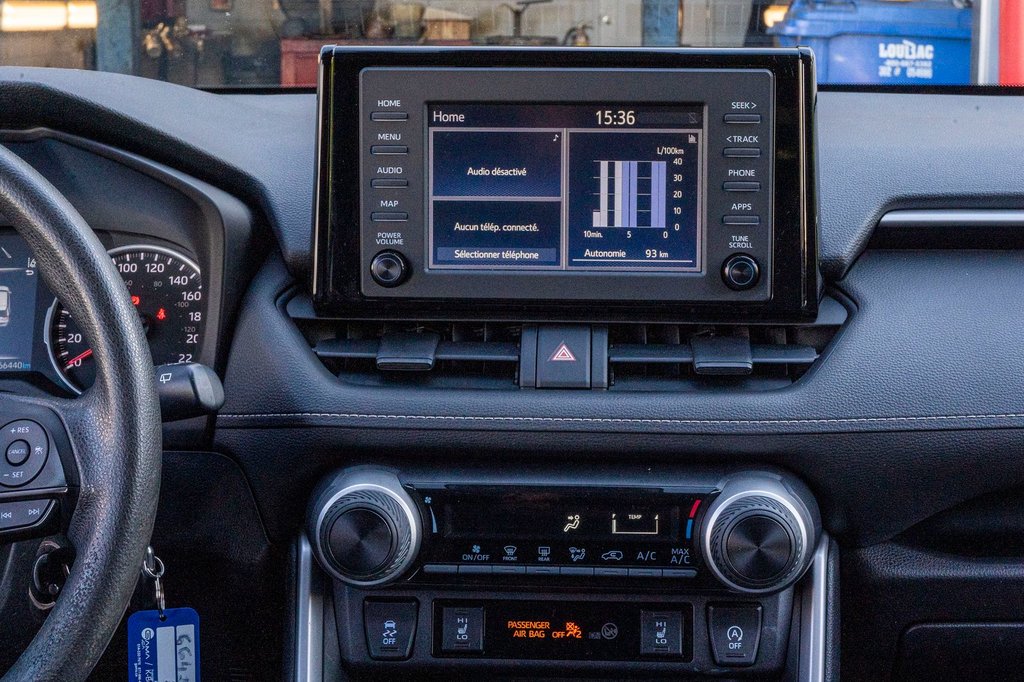 2022 Toyota RAV4 LE AWD **JAMAIS ACCIDENTÉ+CARPLAY+CAMÉRA** in Charlemagne, Quebec - 8 - w1024h768px