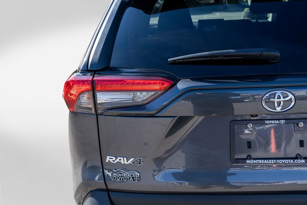 2022 Toyota RAV4 LE AWD **JAMAIS ACCIDENTÉ+CARPLAY+CAMÉRA** in Charlemagne, Quebec - 25 - w1024h768px
