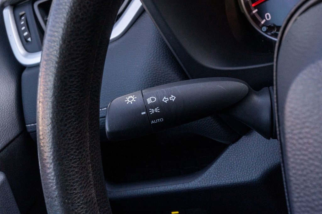 2022 Toyota RAV4 LE AWD **JAMAIS ACCIDENTÉ+CARPLAY+CAMÉRA** in Charlemagne, Quebec - 17 - w1024h768px