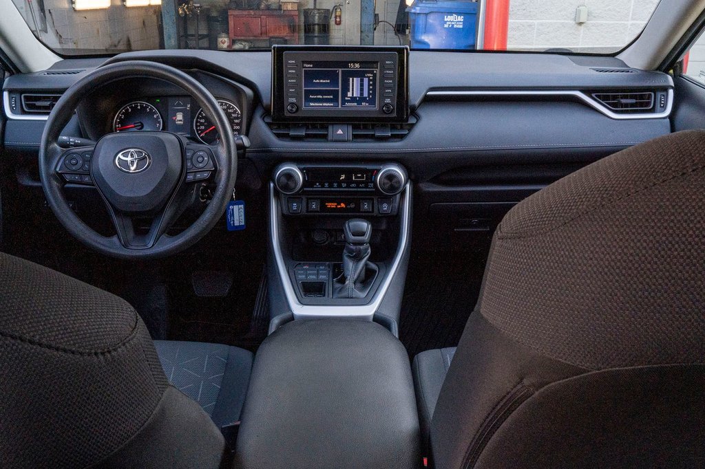 2022 Toyota RAV4 LE AWD **JAMAIS ACCIDENTÉ+CARPLAY+CAMÉRA** in Charlemagne, Quebec - 19 - w1024h768px