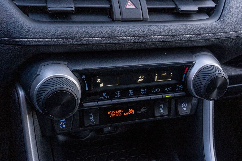 2022 Toyota RAV4 LE AWD **JAMAIS ACCIDENTÉ+CARPLAY+CAMÉRA** in Charlemagne, Quebec - 14 - w1024h768px