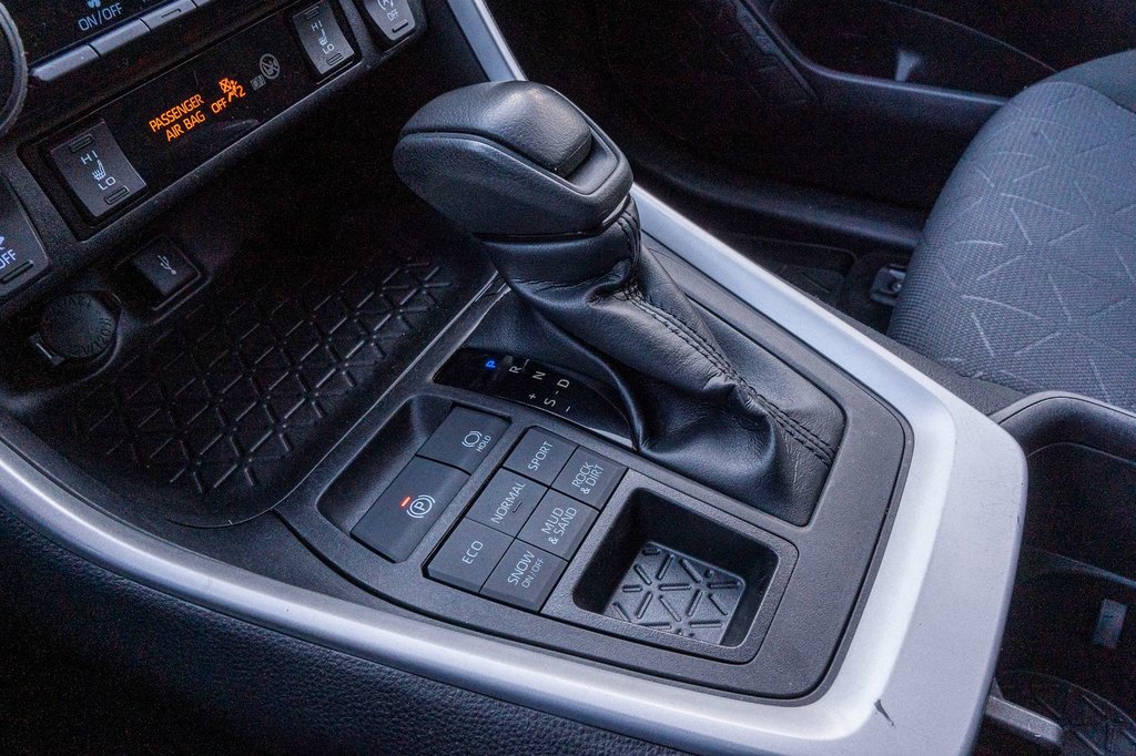 2022 Toyota RAV4 LE AWD **JAMAIS ACCIDENTÉ+CARPLAY+CAMÉRA** in Charlemagne, Quebec - 13 - w1024h768px