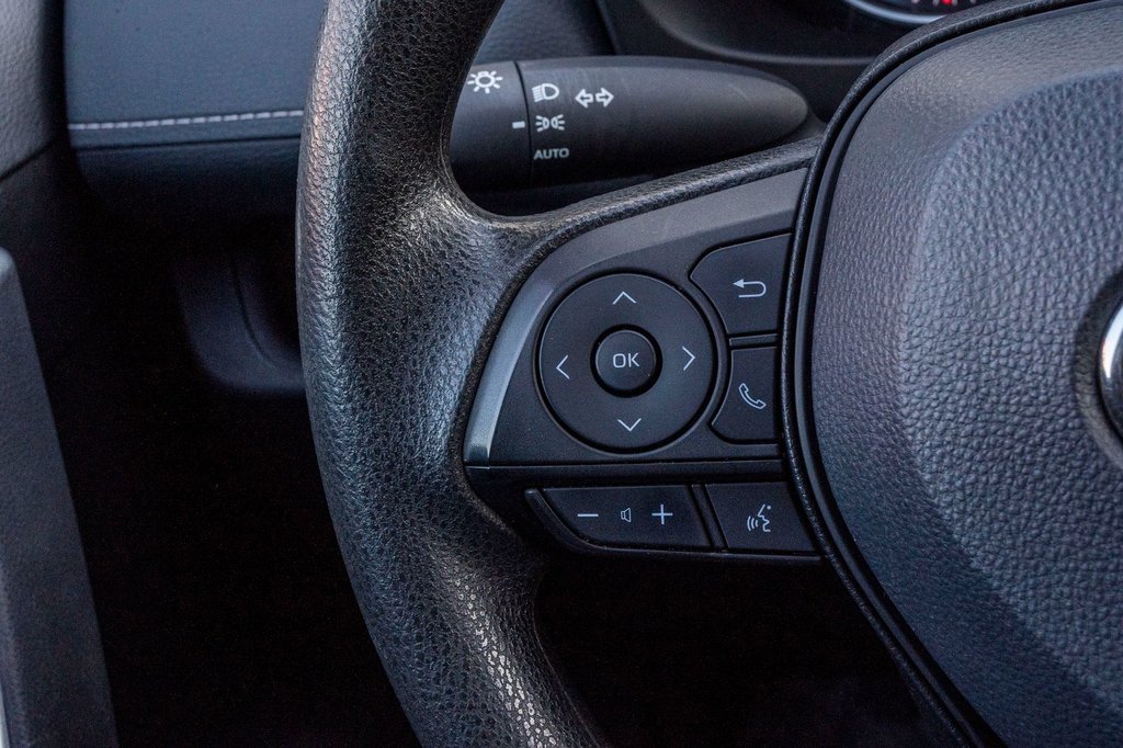 2022 Toyota RAV4 LE AWD **JAMAIS ACCIDENTÉ+CARPLAY+CAMÉRA** in Charlemagne, Quebec - 10 - w1024h768px