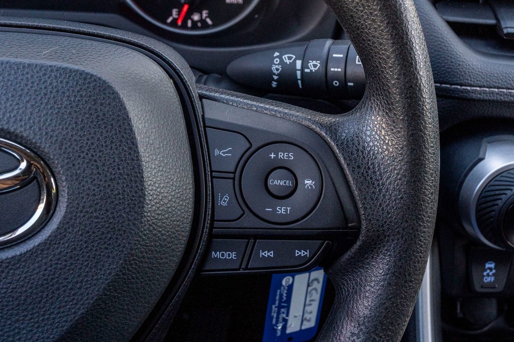 2022 Toyota RAV4 LE AWD **JAMAIS ACCIDENTÉ+CARPLAY+CAMÉRA** in Charlemagne, Quebec - 11 - w1024h768px