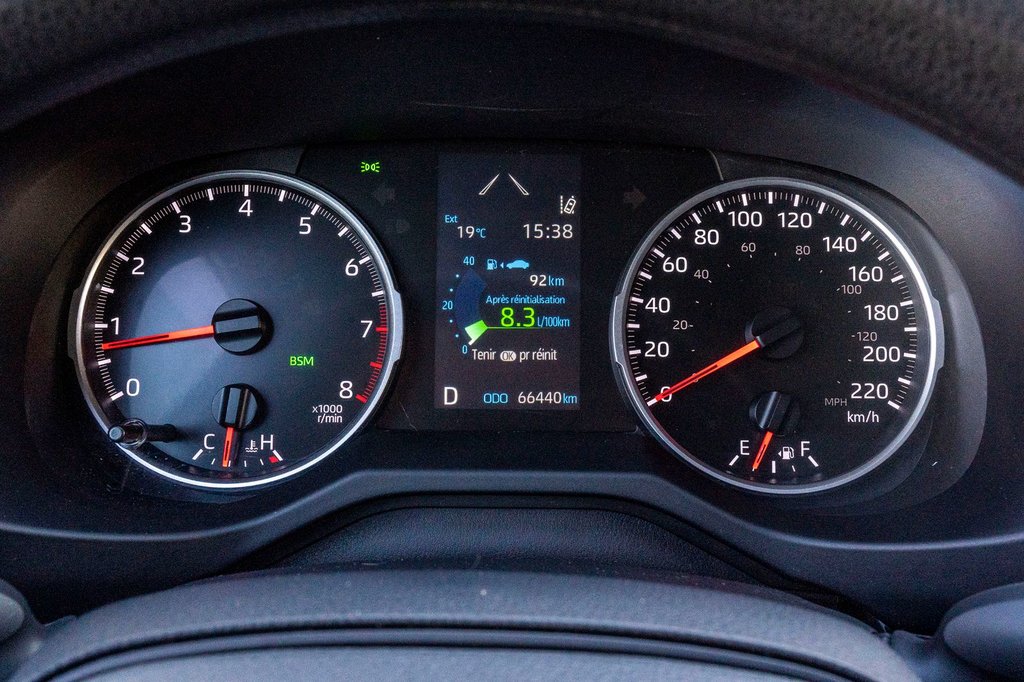 2022 Toyota RAV4 LE AWD **JAMAIS ACCIDENTÉ+CARPLAY+CAMÉRA** in Charlemagne, Quebec - 16 - w1024h768px