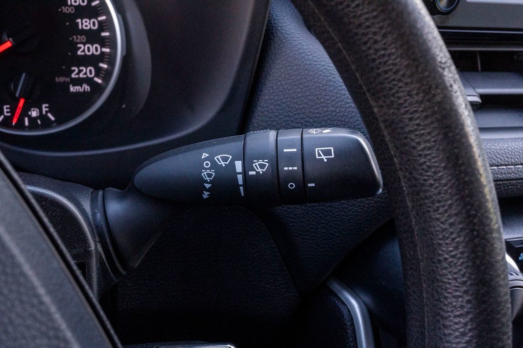 2022 Toyota RAV4 LE AWD **JAMAIS ACCIDENTÉ+CARPLAY+CAMÉRA** in Charlemagne, Quebec - 18 - w1024h768px