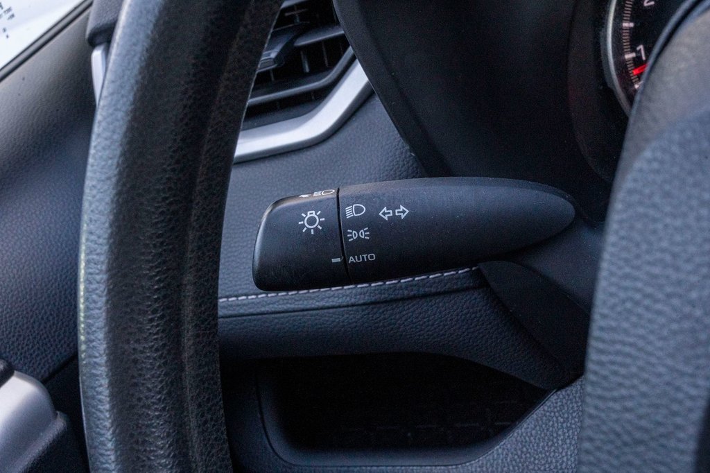 2022 Toyota RAV4 LE AWD **JAMAIS ACCIDENTÉ+CARPLAY+CAMÉRA** in Charlemagne, Quebec - 17 - w1024h768px