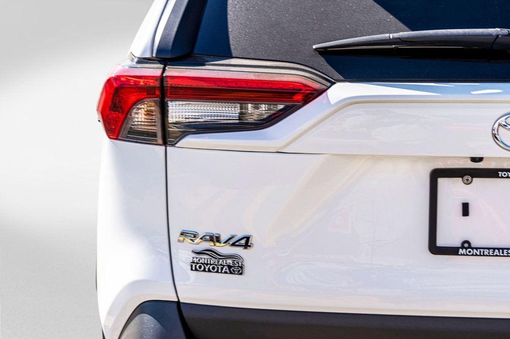 2022 Toyota RAV4 LE AWD **JAMAIS ACCIDENTÉ+CARPLAY+CAMÉRA** in Charlemagne, Quebec - 25 - w1024h768px