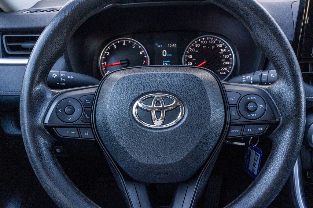 2022 Toyota RAV4 LE AWD **JAMAIS ACCIDENTÉ+CARPLAY+CAMÉRA** in Charlemagne, Quebec - 9 - w1024h768px