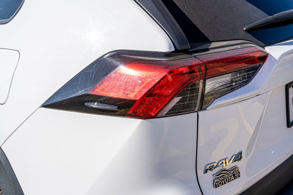 2022 Toyota RAV4 LE AWD **JAMAIS ACCIDENTÉ+CARPLAY+CAMÉRA** in Charlemagne, Quebec - 28 - w1024h768px