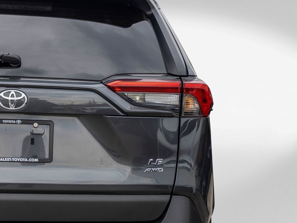 2022 Toyota RAV4 LE in Charlemagne, Quebec - 32 - w1024h768px