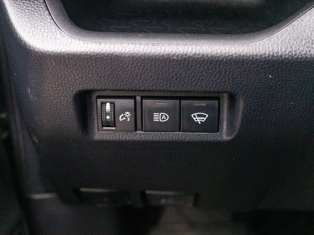 2022 Toyota RAV4 LE in Charlemagne, Quebec - 21 - w1024h768px