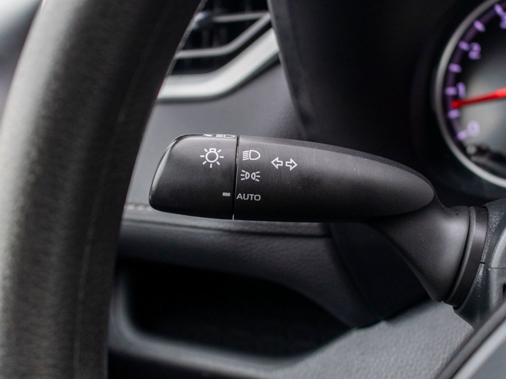 2022 Toyota RAV4 LE in Charlemagne, Quebec - 19 - w1024h768px