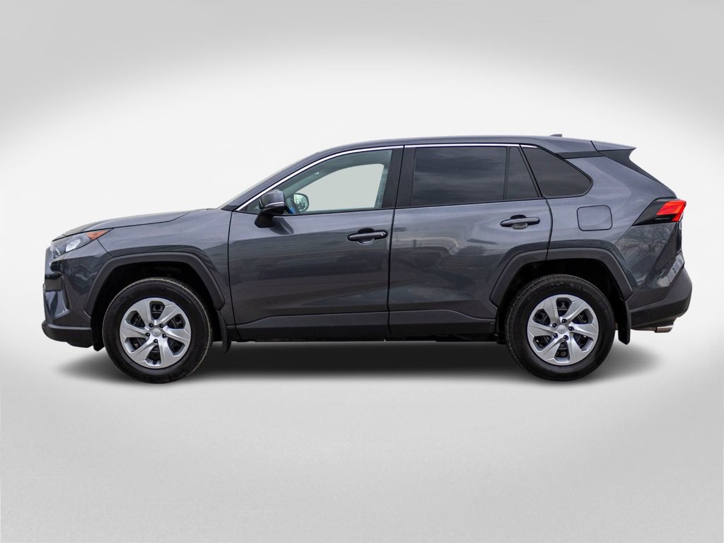 2022 Toyota RAV4 LE in Charlemagne, Quebec - 3 - w1024h768px