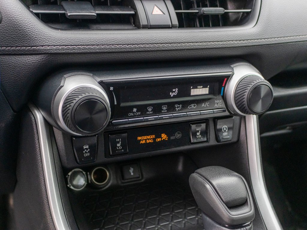 2022 Toyota RAV4 LE in Charlemagne, Quebec - 14 - w1024h768px