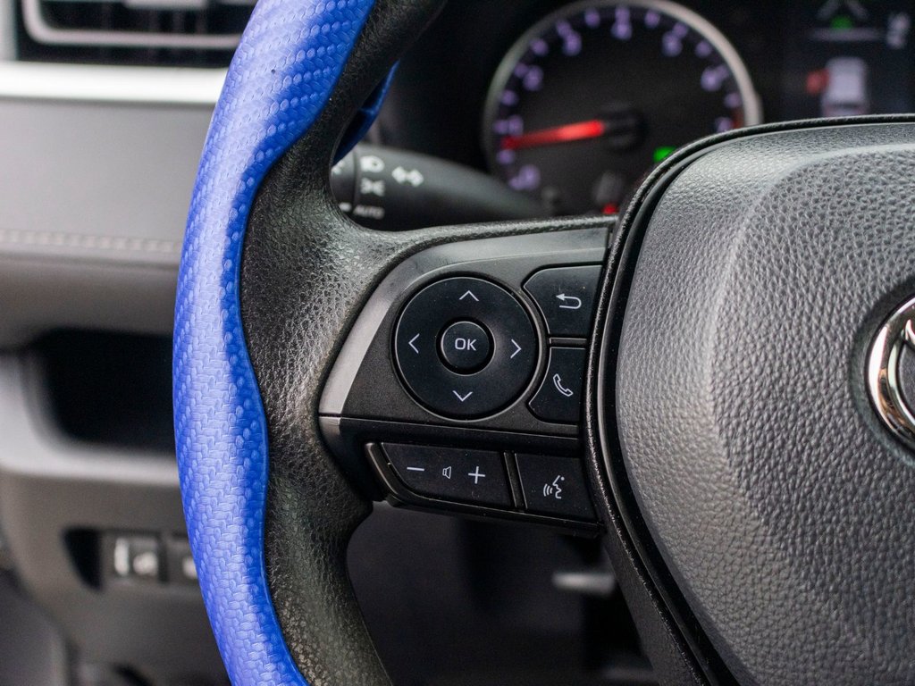 2022 Toyota RAV4 LE in Charlemagne, Quebec - 11 - w1024h768px