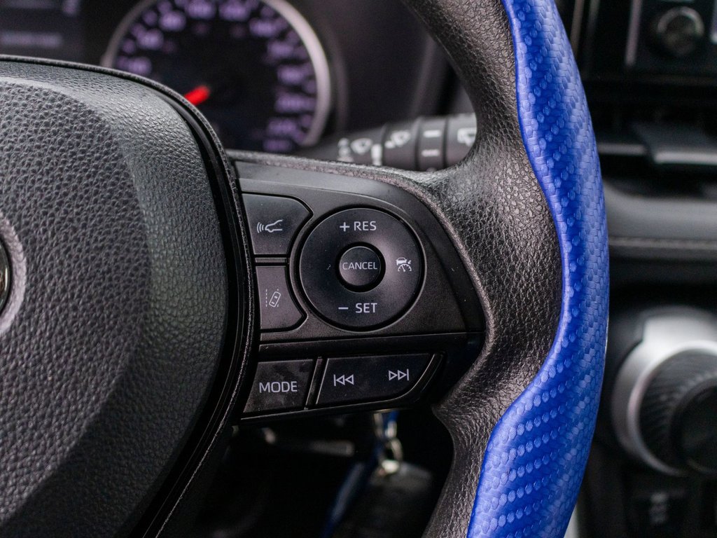 2022 Toyota RAV4 LE in Charlemagne, Quebec - 12 - w1024h768px